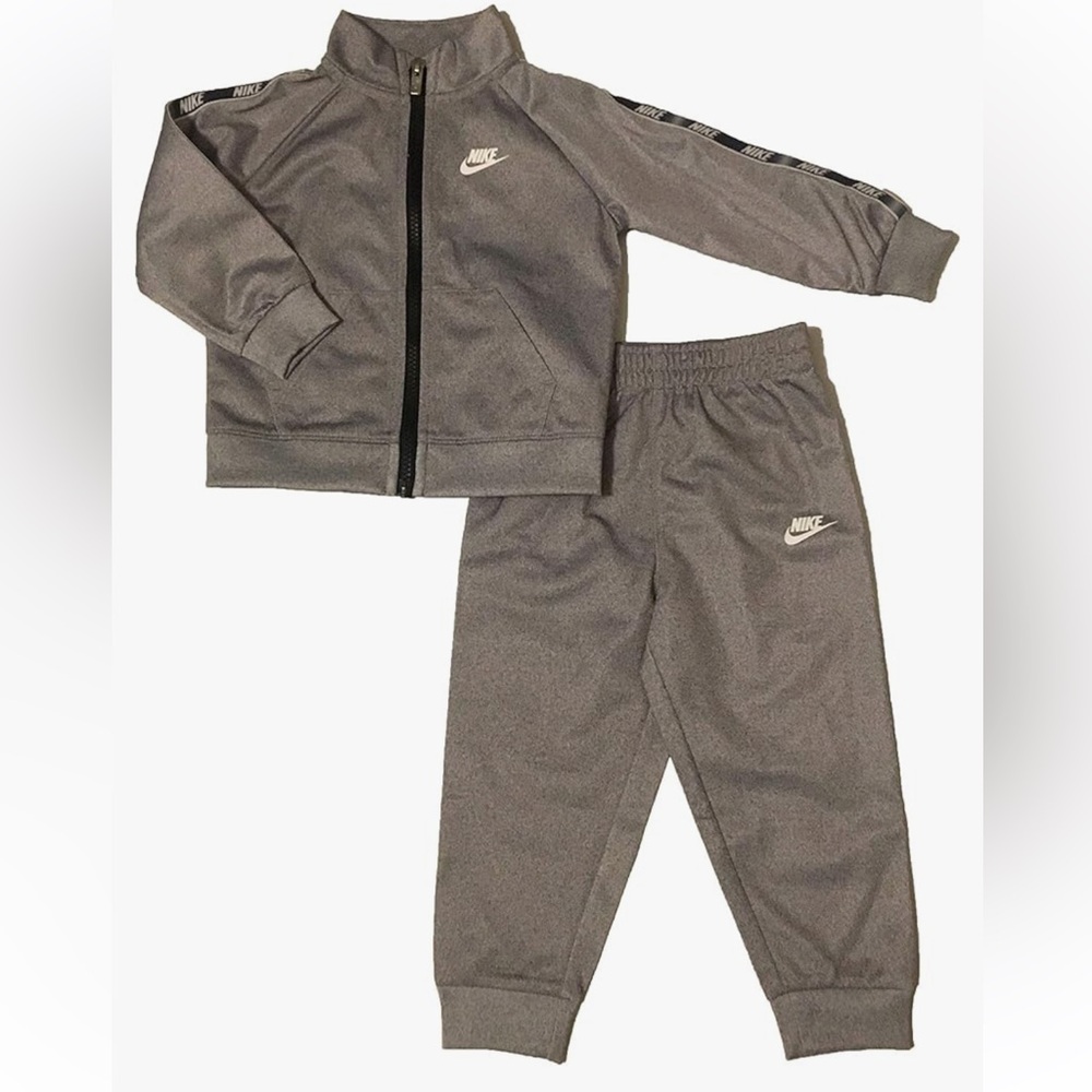 Nike Infant Boys Dark Grey Heather Tracksuit 2 piece Set, Size 18 Months.